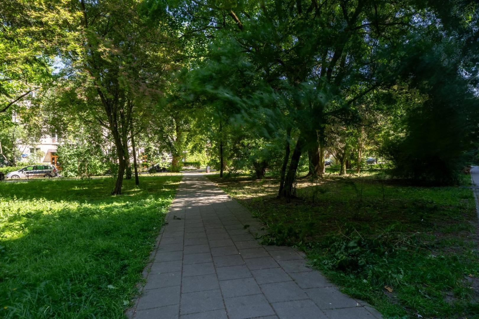 - Parks & Metro Nearby - By Rentujemy * Warsaw